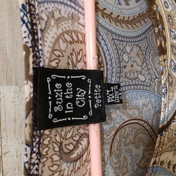 Susie in the City women's top. Box 237 - Picture 2 of 3